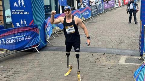 Richard Whitehead at the Ramathon finish line