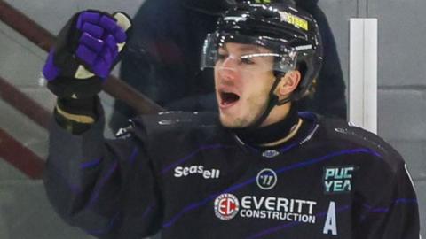 Nick Welsh in action for Manchester Storm