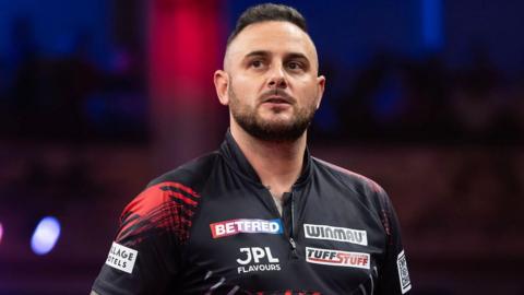 Joe Cullen on the oche