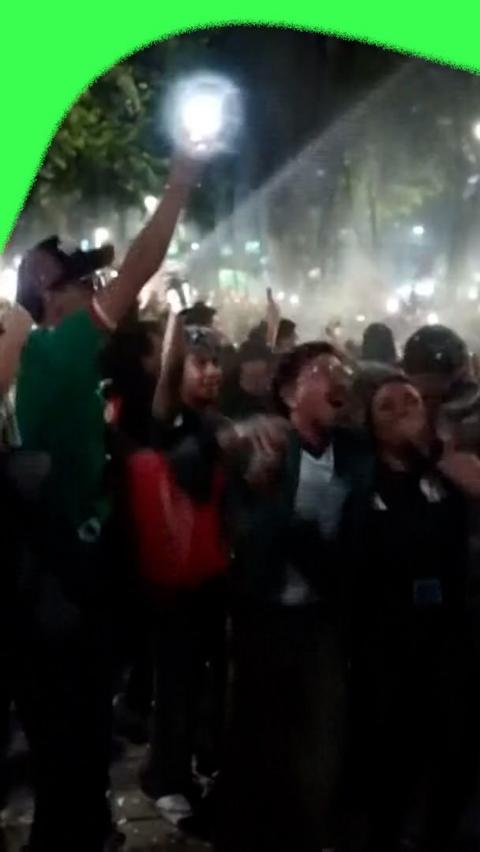 Mexico fans celebrate beating Ecuador to reach the World Cup Last 16