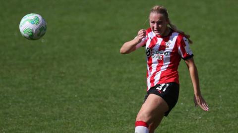 Southampton's Jemma Purfield plays a pass forward