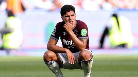 Mateus Fernandes of West Ham United looks dejected after the Premier League match