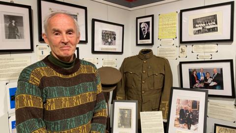 Raghnall Camshron a chuir an taisbeanadh air dòigh