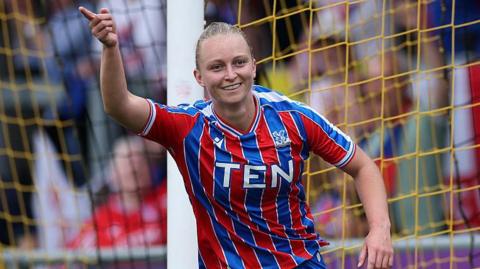 Elise Hughes scoring for Crystal Palace against Portsmouth