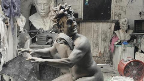 Llun cerflun Terry Jones