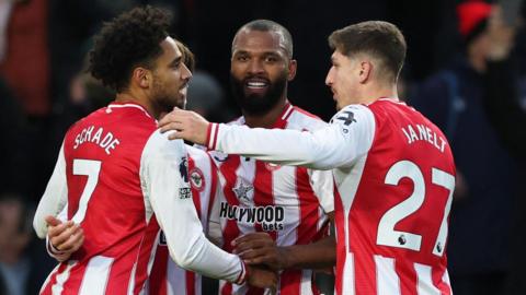 Brentford's Igor Thiago, Vitaly Janelt and Kevin Schade celebrate