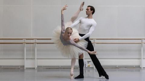 Melissa Hamilton: 'Ballet is not just tutus and tiaras' - BBC News