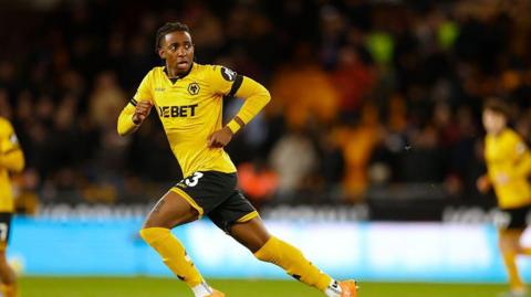 Tawanda Chirewa sprints into space for Wolverhampton Wanderers while watching the ball