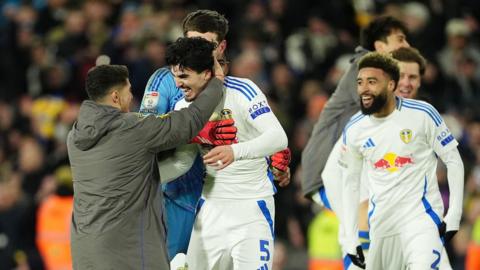 Leeds players congratulate match-winner Pascal Struijk after their victory over Sunderland