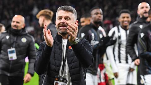 St Mirren Manager Stephen Robinson applauds the fans at full time during a Premier Sports Cup Semi-Final match between Motherwell and St Mirren at Hampden Park