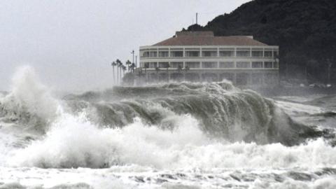 High waves at Japan's coast