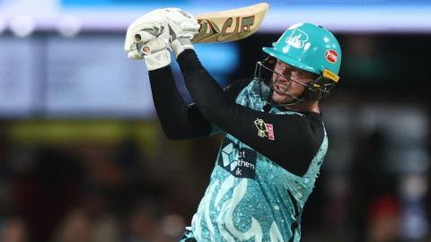 Colin Munro starred scored 99 not out off 61 balls to inspire Brisbane Heat to a 103-run victory over Melbourne Stars