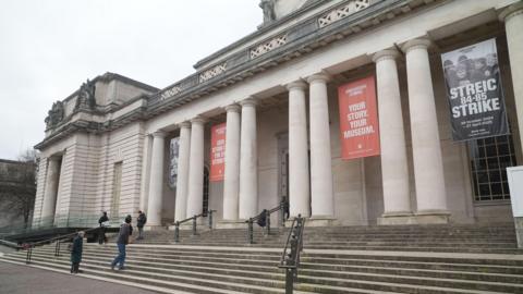 An exterior picture of the National Museum in Cardiff.