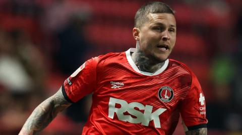 Lyndon Dykes in action for Charlton Athletic