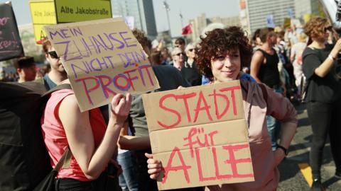Fair rent march in Berlin, 6 Apr 19