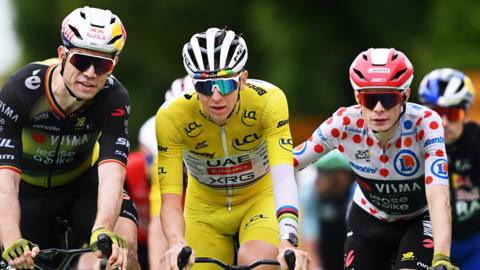 Wout Van Aert, Tadej Pogacar a Jonas Vingegaard