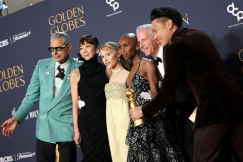 Cast and director of Wicked with Golden Globe awards. 