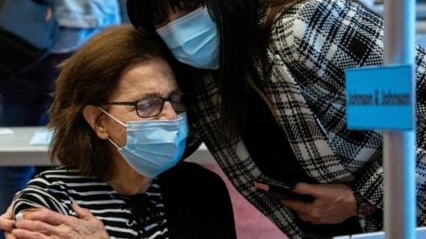 Mother and daughter at vaccination in Ohio