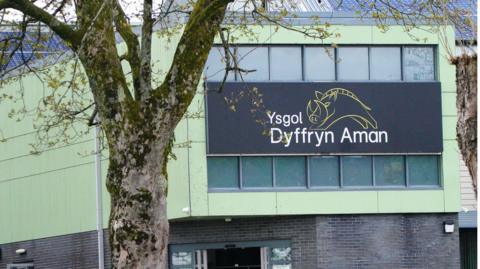 Ysgol Dyffryn Aman