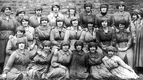 Workers from the Slade Green Filling Factory photographed before the fire