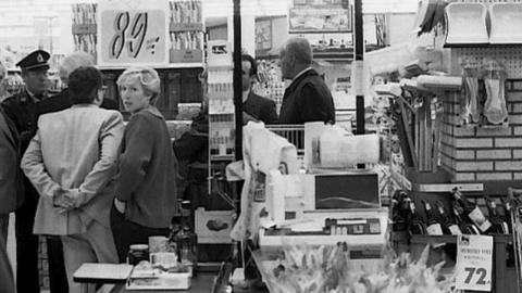 Belgian police officers and investigators arriving at the Delhaize supermarket in Aalst, Flanders, following an attack by the Brabant gang (file photo from 1985)