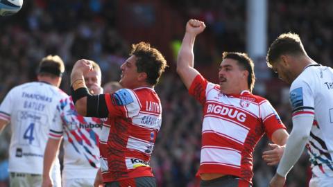 Val Rapava-Ruskin celebrates his second try