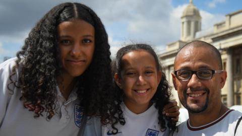 From left to right, Jaya Dulay-Bowskill, sister Beau Dulay-Bowskill, and dad Kieron Bowskill