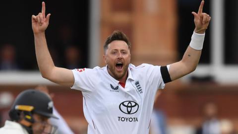 Ollie Robinson celebrates