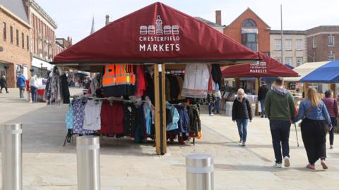 Shoppers return to the market