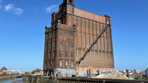 The former British Extracting Company silo