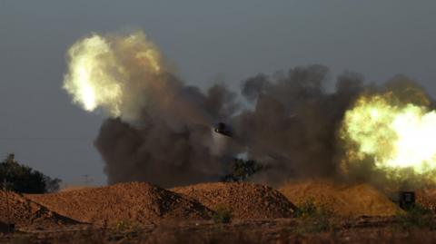 Israeli artillery units fire at an undisclosed target in the Gaza Strip. Photo: 7 May 2024
