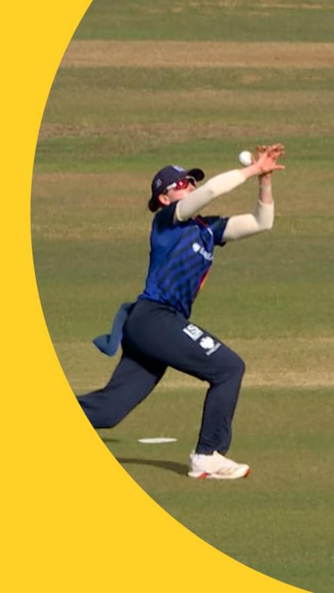 Hannah Rainey fails to make a catch