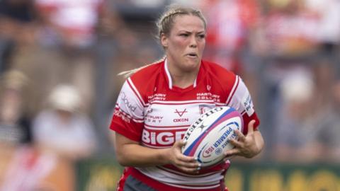 Kelsey Jones playing for Gloucester