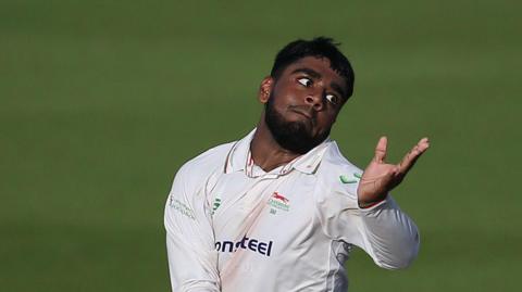 Rehan Ahmed in action for Leicestershire