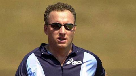 Vicente Modahl coaching in 2000