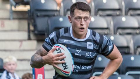 Widnes Vikings winger Deon Cross