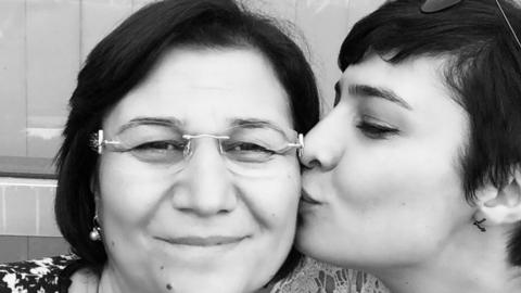 Photo of Sabiha Temizkan and her mother Leyla Guven tweeted by