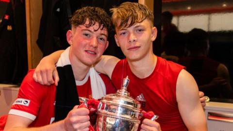 Louis Jackson [left] and Sam Mather [right] pose with the FA Youth Cup