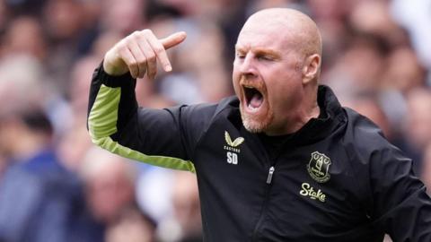 Sean Dyche shouts from the touchline during an Everton match