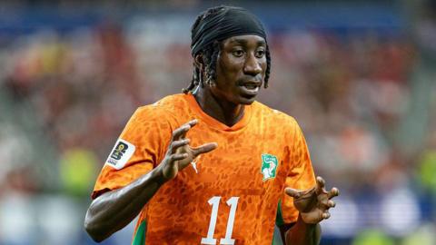 Yan Diomande playing for Ivory Coast