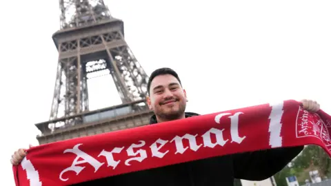 Arsenal fans in Paris