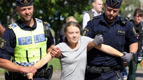 Greta Thunberg removed from protest