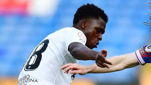 Zeidane Inoussa in action during his time at Valencia CF Mestalla