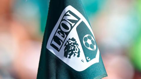 Club Leon corner flag