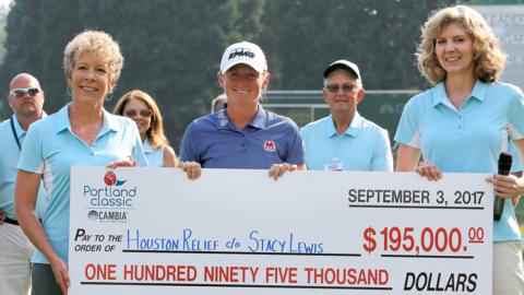 Stacy Lewis makes donation