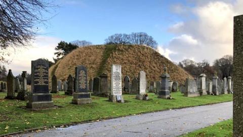 Inverurie's Bass Cemetery