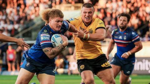 Caius Faatili scores Wakefield Trinity's second try against Castleford Tigers