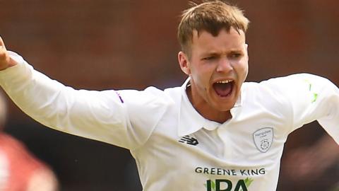 Hampshire all-rounder Felix Organ