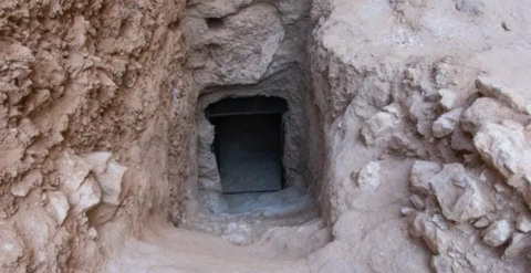 The entrance to the tomb of King Thurmose II