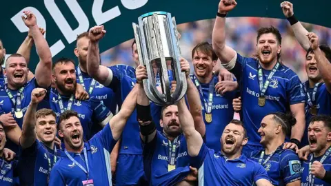 Leinster celebrate URC win